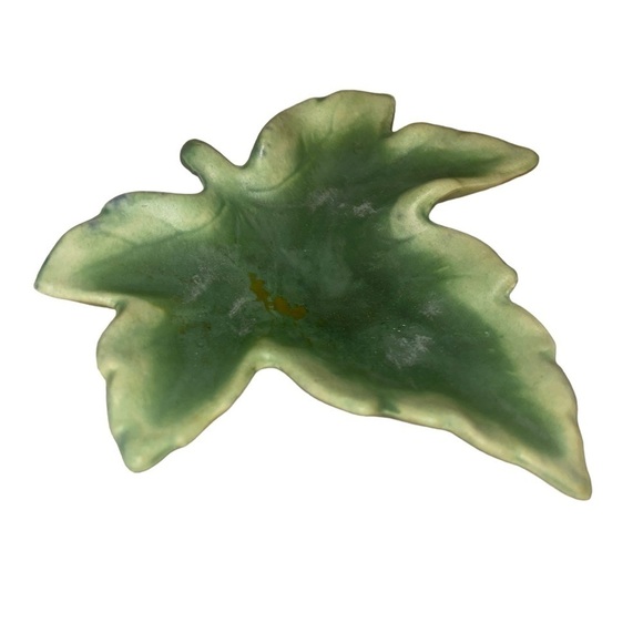 Vintage Delicate Green Nested Stacked Hand Painted Ceramic Leaves - Picture 5 of 7